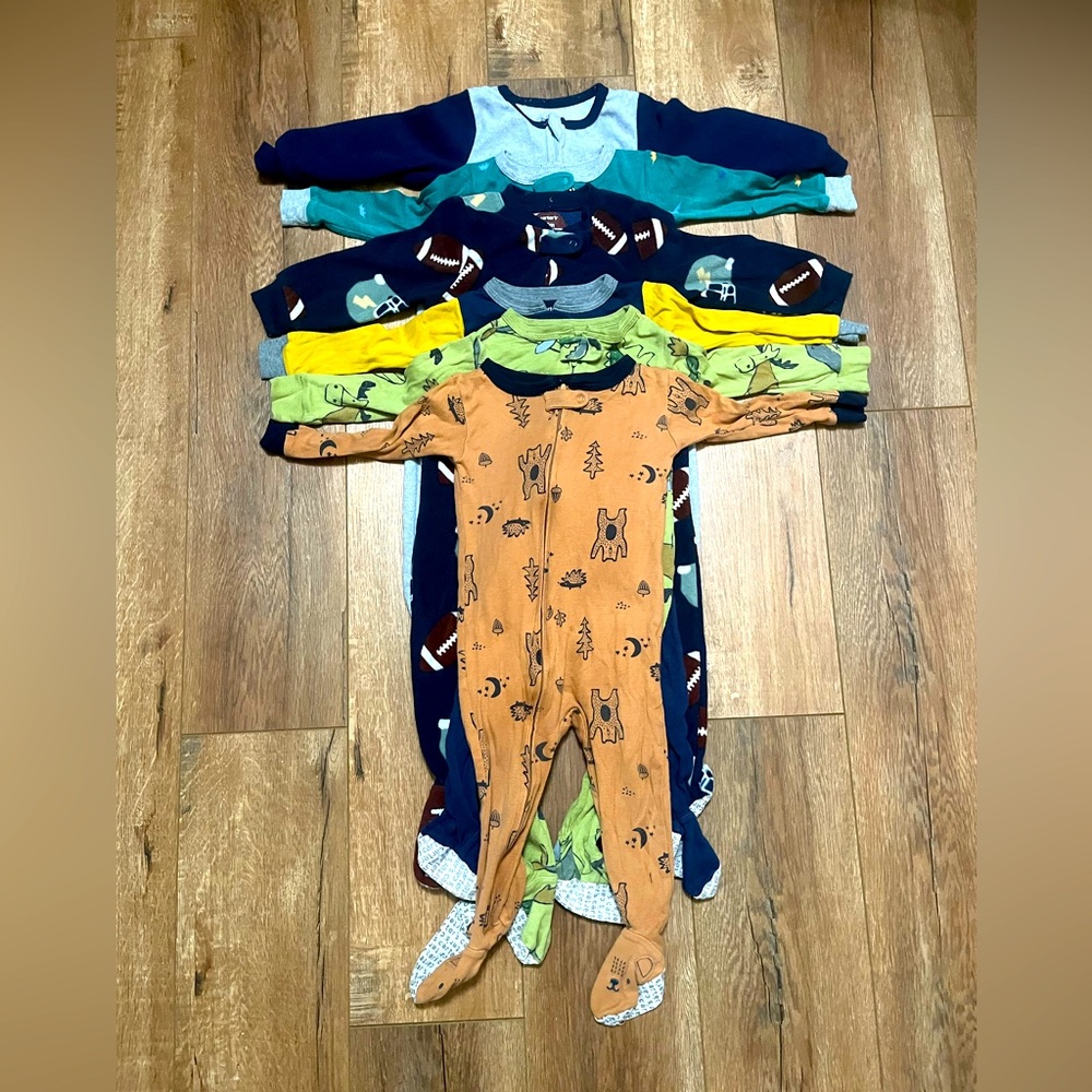 LOT OF 6 CARTERS BABY SLEEPING ONESIES SIZE 18M + ONE FREE NIKE ONESIE